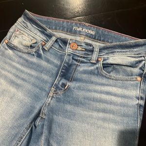 Maurices mid rise slim boot size 4 Reg